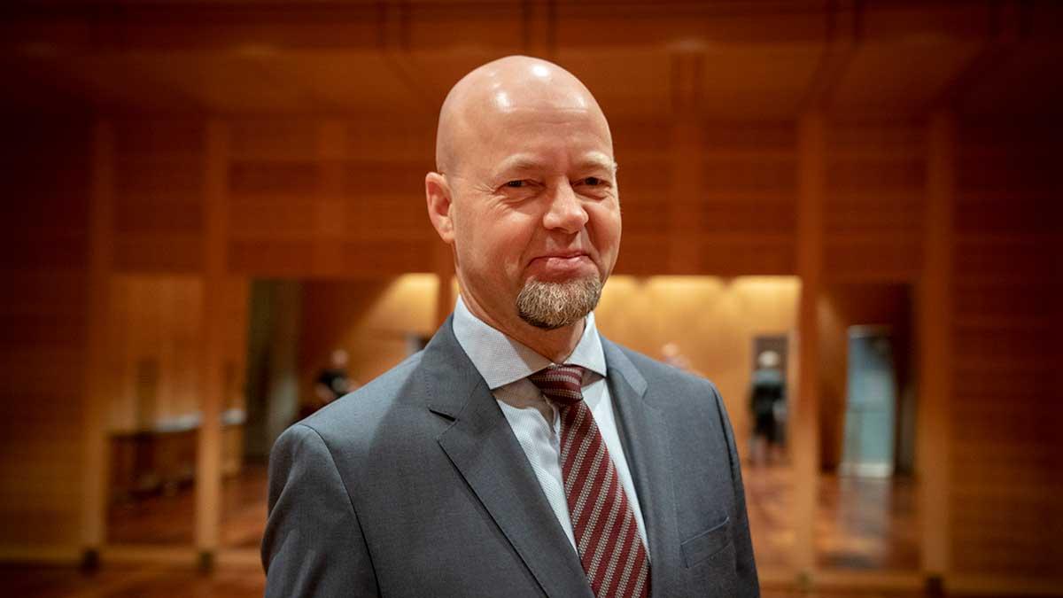 Fondstjärnan Yngve Slyngstad har 10.000 miljarder skäl att se nöjd ut. (Foto: TT)
