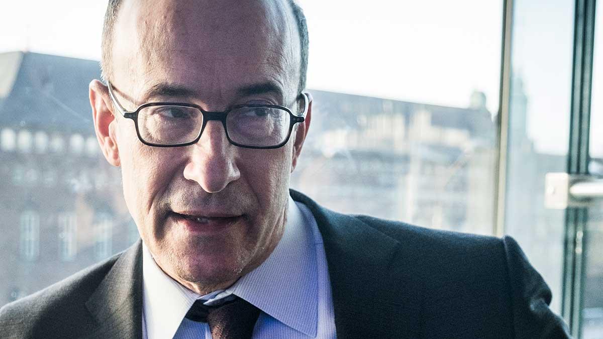 Amerikanske nationalekonomen Kenneth Rogoff tror att centralbankerna behåller sina minusräntor, kanske till och med på en lägre nivå än i dag, för att bekämpa inflationen. (Foto: TT)