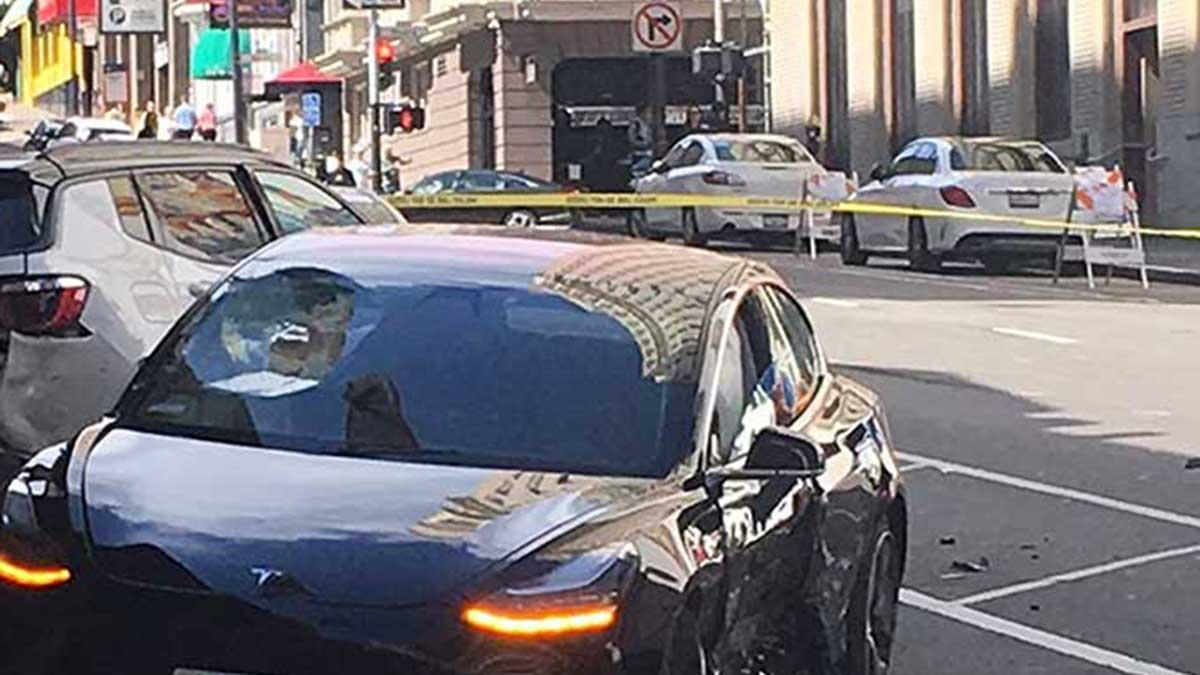 Ännu en Tesla, inte den på bilden alltså, var i slutet av december inblandad i en dödsolycka i USA som nu är föremål för utredning. Foto: TT)