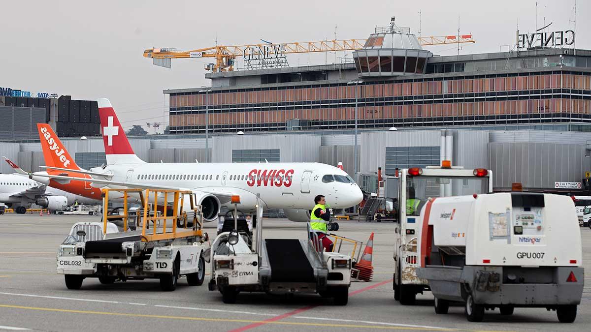 Globala flyget minskade drastiskt under mars månad, visar data från Flightradar24. (Foto: TT)