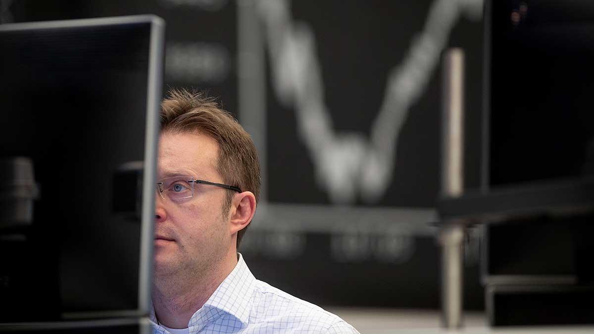 Coronapandemin fortsätter att förvärra de ekonomiska utsikterna för företagen med den stora utmaningen nu på efterfrågesidan, konstaterar Riksbanken. Bilden är tagen i ett annat ekonomiskt sammanhang. (Foto: TT)