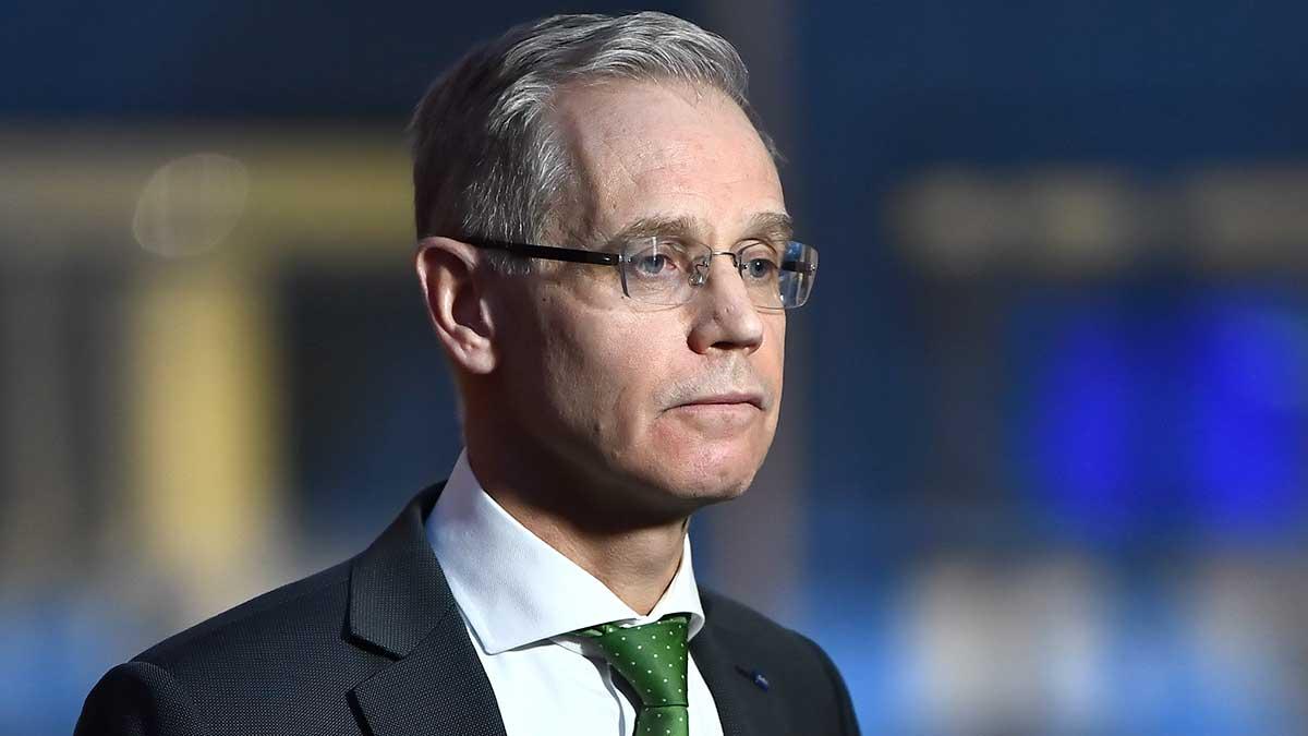 SAS varslar 5 000 medarbetare på grund av coronakrisen. "Det oerhört tråkigt och ledsamt att vi tvingas anpassa vår personalstyrka till en lägre efterfrågan", säger vd Rickard Gustafson. (Foto: TT)