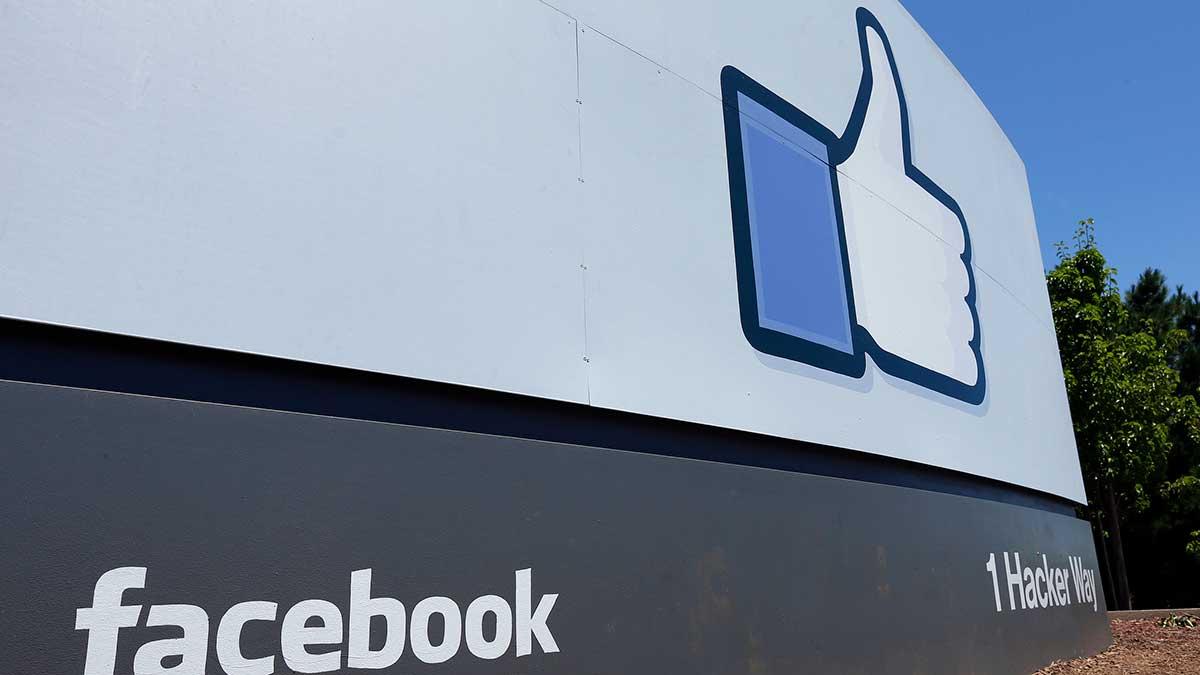 Facebook planerar en tidigare lansering av sin spelapp redan nu under måndagen. Bakgrunden är att bolaget vill dra fördel av stanna-hemma-ordern i coronakrisen. (Foto: TT)