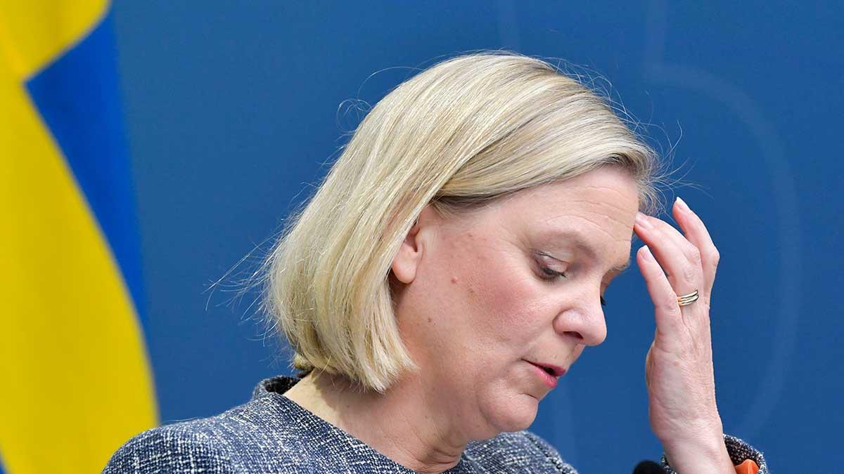 SEB räknar med ett fall för svensk ekonomi som är det största i modern tid. Finansminister Magdalena Andersson (S) har en del utmaningar framför sig. (Foto: TT)