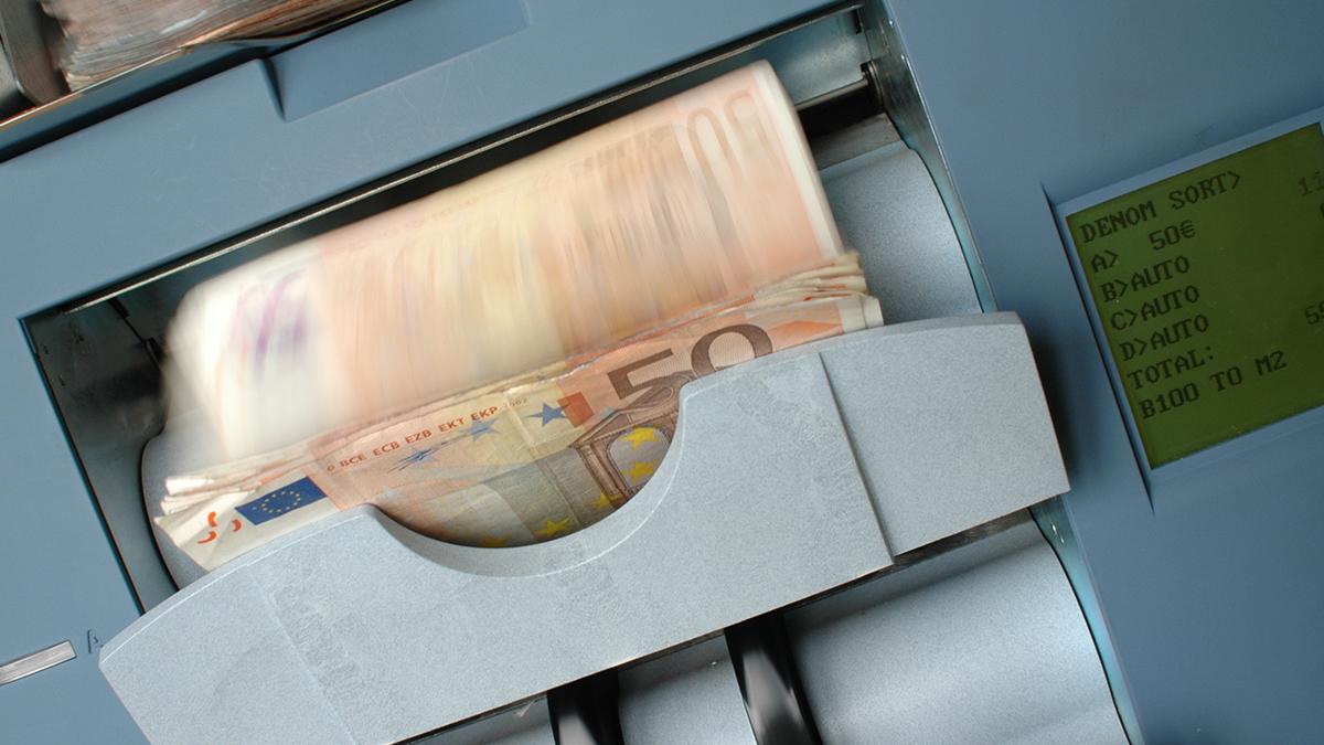 Kurvorna är slående lika. FED:s stödköp av obligationer kan vara en anledning till att börsen återhämtat sig snabbt. (Foto: Pexels)
