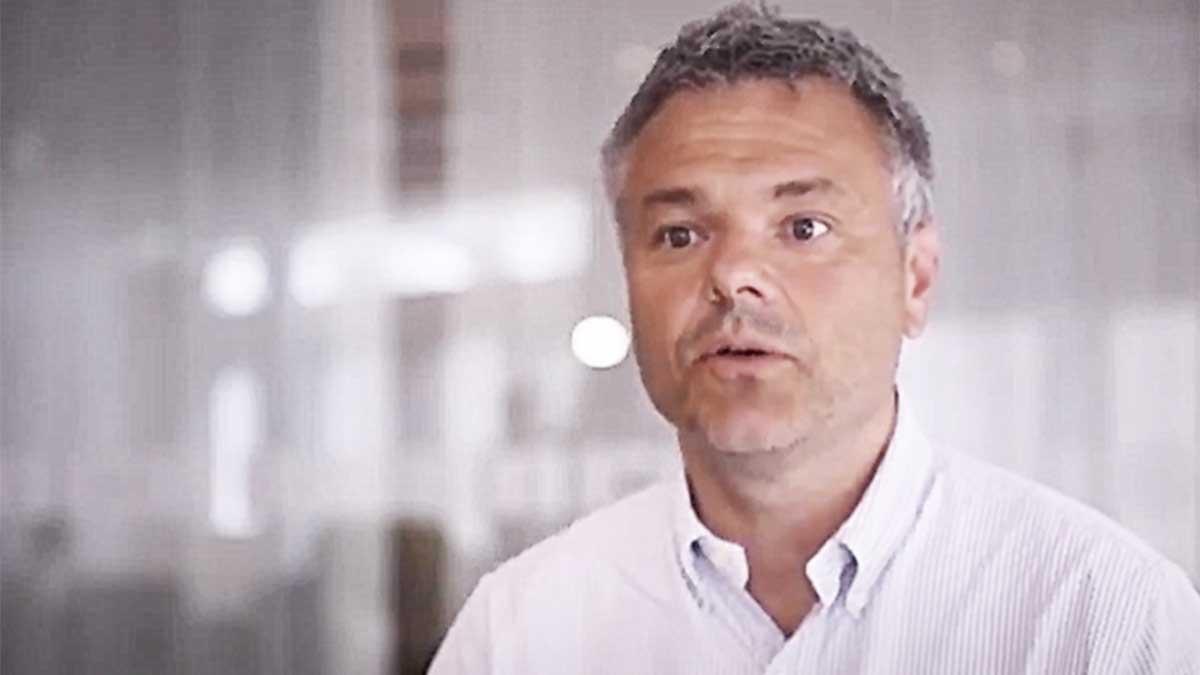"Jag tror att under sommaren kommer konkursnivån att öka med 50 procent", säger chefsekonom Johan Kreicbergs som räknat ut för Svenskt Näringsliv att 10 000 svenska företag i slutet av augusti kan ha gått i konkurs i spåren av coronakrisen. (Foto: skärmdump från Youtube)