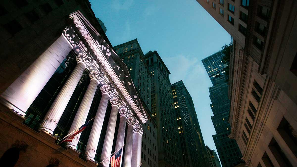 USA gick in i recession i februari och därmed avslutades den hittills längsta ekonomiska expansionen som pågått i 128 månader, konstaterar National Bureau of Economic Research, NBER. (Foto: TT)