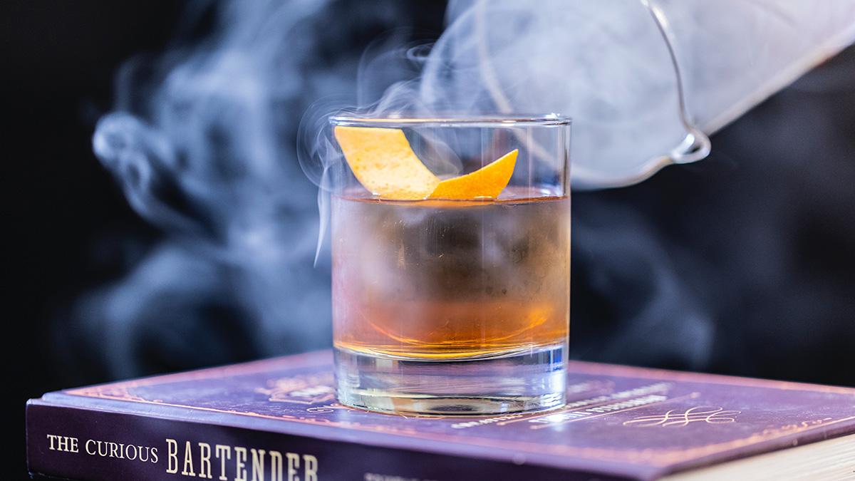Att investera i whisky har varit nästan sagolikt bra, och givit en högre avkastning än både guld och aktier. (Foto: Miguel Maldon/Unsplash)
