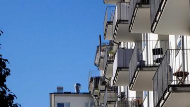 Högre smittspridning av coronaviruset kommer ge lägre räntor och boräntor, spår Nordea. (Foto: TT)