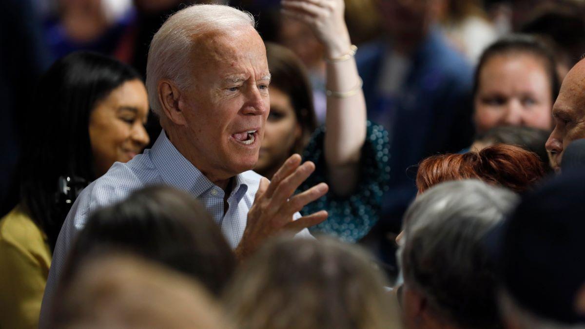 Joe Biden vill sluta upp med USA:s allierade innan han beslutar angående strafftullarna riktade mot Kina. (Foto: TT)