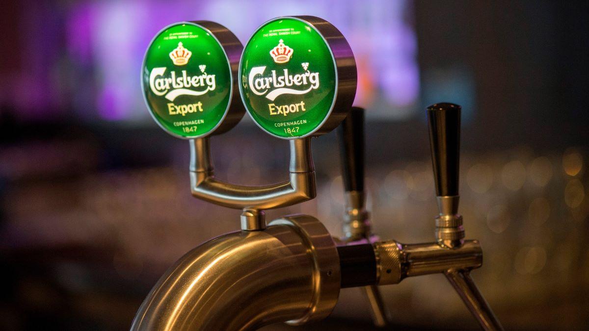 Toppchefer på flera tungviktare inom ölbryggeri ska ha samarbetat för att rigga ölpriserna i Indien. (Foto: TT)