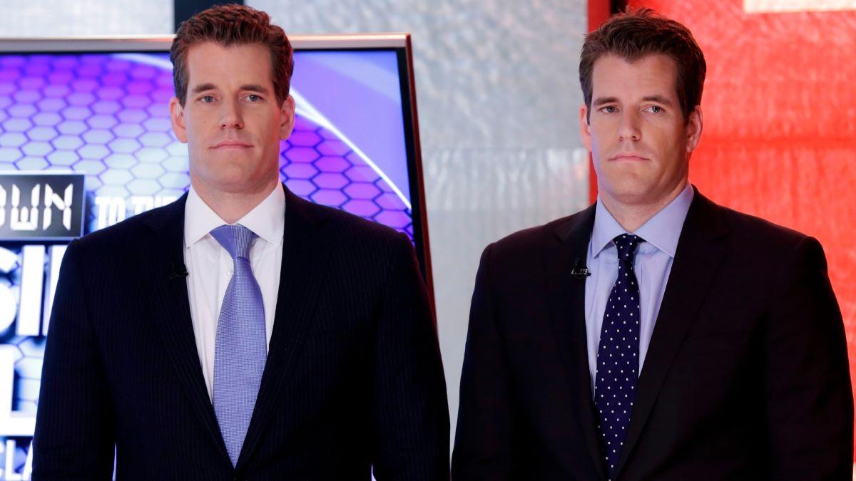 Tyler Winklevoss (höger på bild) har tidigare sagt att han tror att Bitcoin kommer att nå ett pris på 500 000 dollar. (Foto: TT)