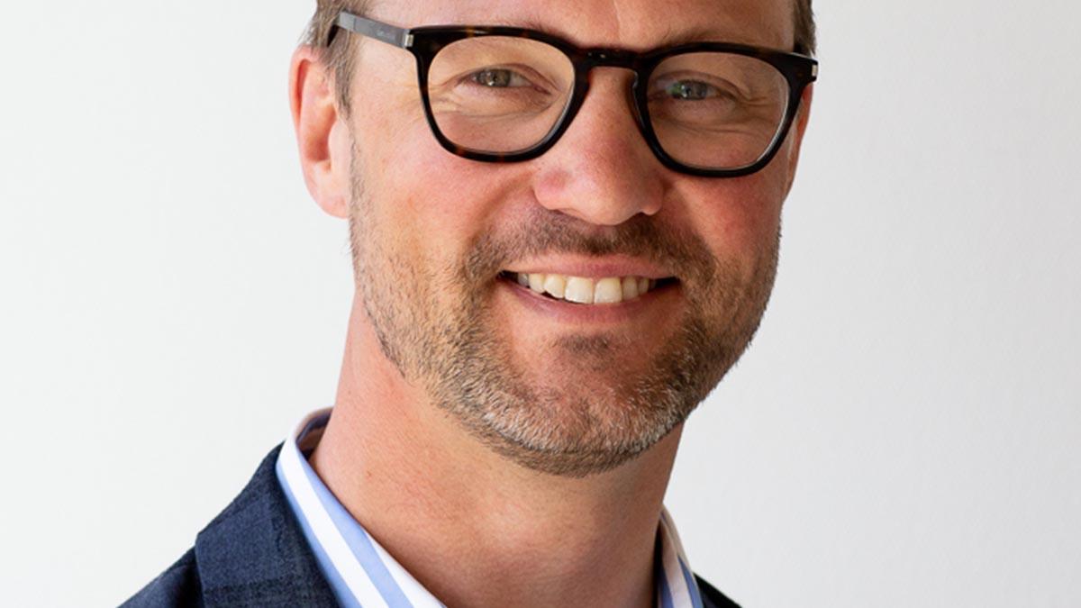 ISR utvecklar ett vaccin mot covid-19 i pulverform som ska tas med en ny inhalator från Iconovo. Johan Wäborg, Iconovos vd, tror att lanseringen av det nya pulvervaccinet kan komma om några år