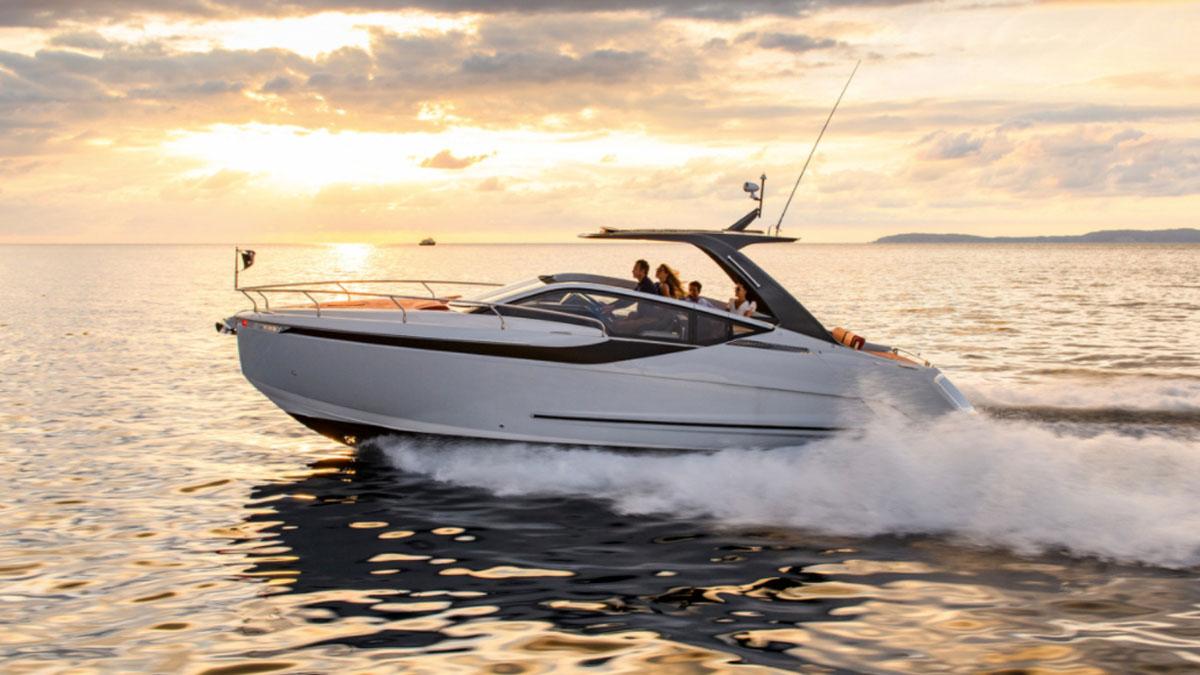 Fairline F33