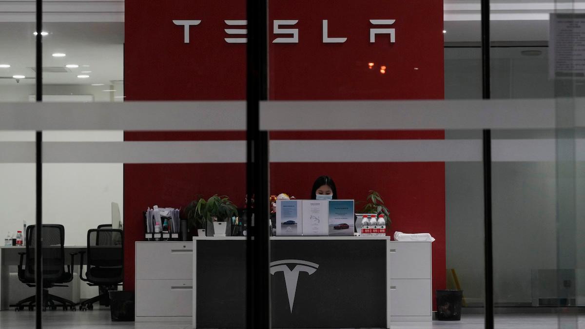Tesla öppnar i Xianjiang