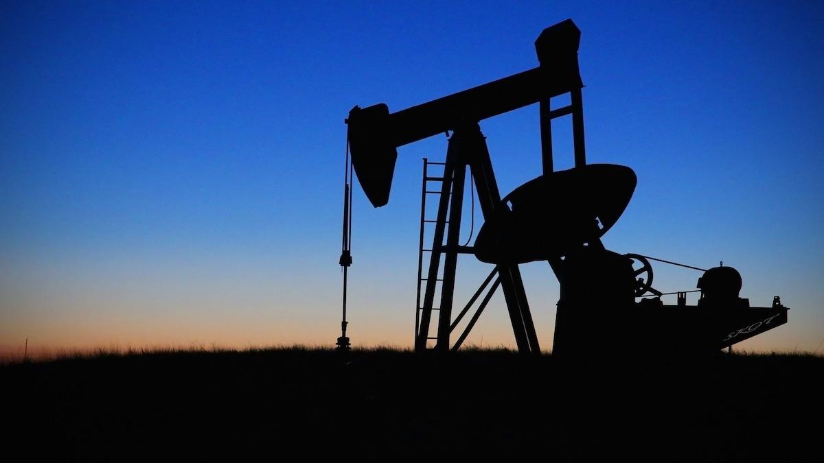 Rysslands har en proportionellt ganska liten ekonomi men är världens största exportör av naturgas och en av världens största exportörer av olja