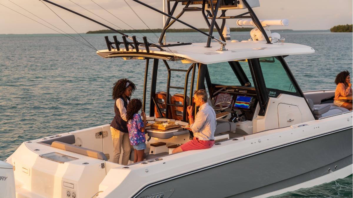 Boston Whaler 360 Outrage