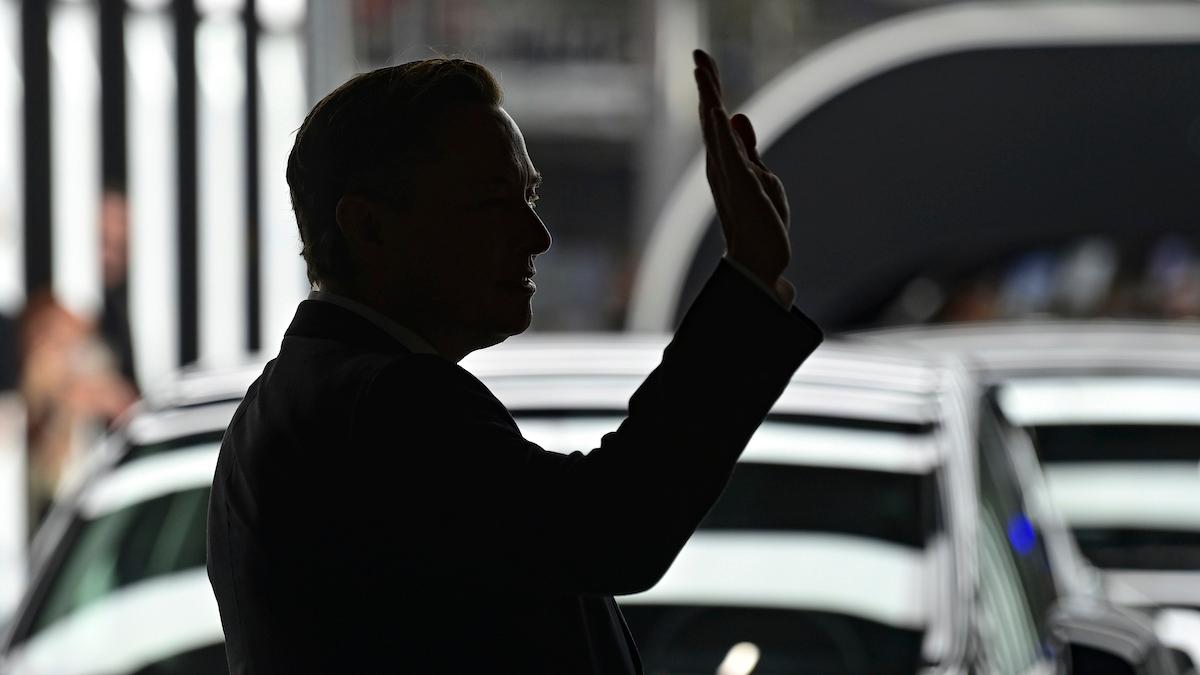 Tesla ökar investeringar med 10 till 20 miljarder