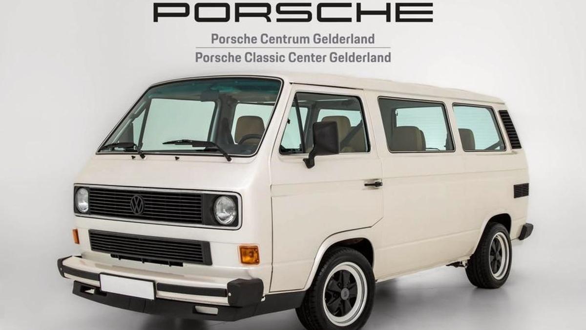 Porsche B32