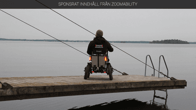 Zoomability tillverkar och säljer den terränggående elrullstolen Zoom Uphill
