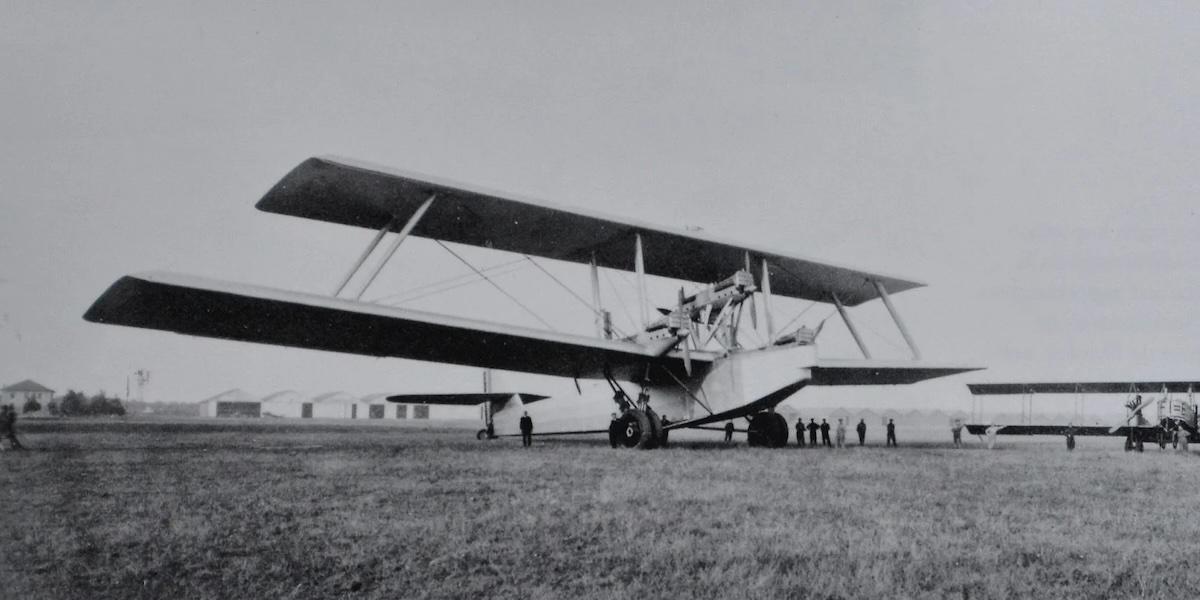 Caproni Ca.90 var världens största biplan då det byggdes. Och är det fortfarande.