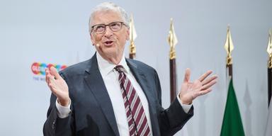 Ledarskap tjänar mänskligheten menar grundaren av Microsoft, Bill Gates.