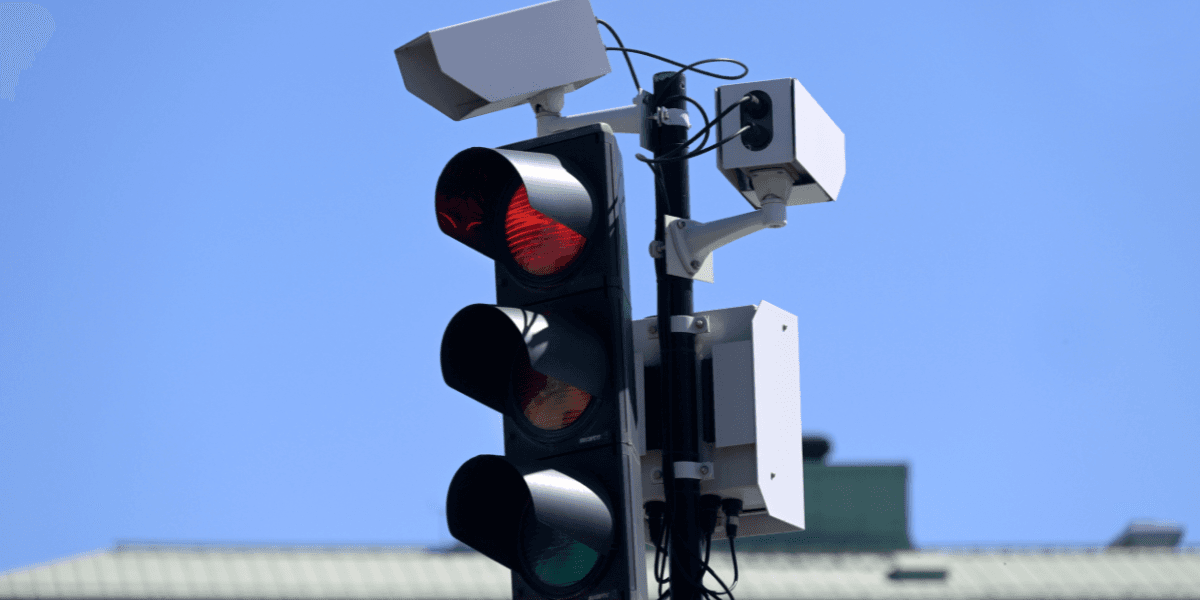 Ska trafikljusen bli smarta och styras av den aktuella trafiken? Ja kanske i framtiden. (Foto: TT)