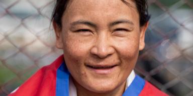 Det tog Phunjo Lama drygt ett dygn att ta sig och ner för Mount Everest, som snabbaste kvinnan i världen att klara den bedriften.