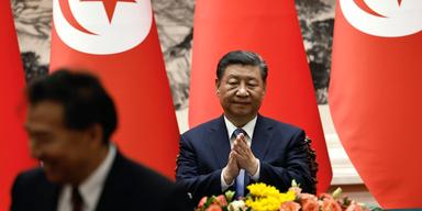 Kinas president Xi Jinping utbildar statliga myndigheter och företag i hur man skyddar statens hemligheter