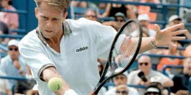 En av Sveriges största tennisstjärnor genom tiderna Stefan Edberg har haft ett stort intresse för aktier och kapitalförvaltning sedan han la racket på hyllan. Nu berättar han om sitt engagemang i tennispodd han nyligen gästade.