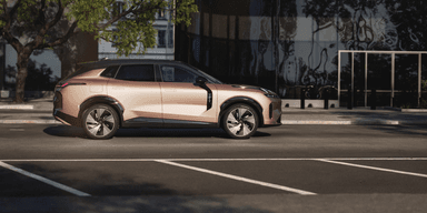 Det här börjar bli en vanlig kulör på bilar, det gillar vi. (Foto: Lynk & Co)