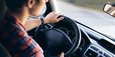 Farligt att gäspa? Det kan det vara – om du sitter i bilen.