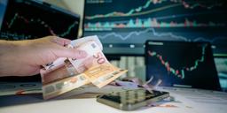 Så kontrollerar du pengarna – dumpa känslorna