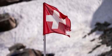 Amerikaner köper guld och flyttar kapital till Schweiz
