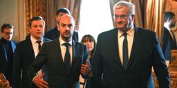 Ukraina möter oeniga USA-ledare i Paris