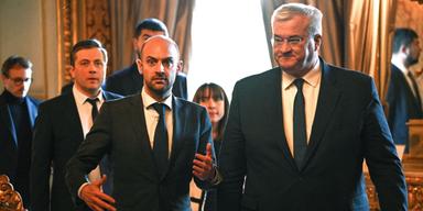 Ukraina möter splittrat USA i Paris