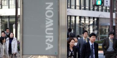 Den japanska storbanken Nomura genomför sitt största förvärv hittills när delar av Macquaries verksamhet tas över. (Foto: Koji Sasahara/TT)