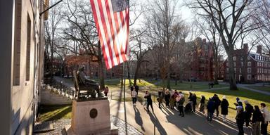 Harvard stämmer amerikanska staten