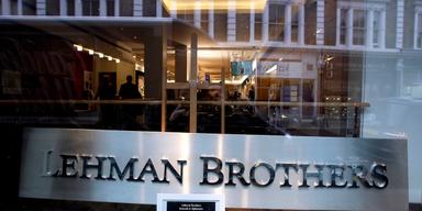 Lehman Brothers kollaps 2008 blev symbolen för finanskrisens början – nu väcker hedgefondernas roll i skuggbanksektorn liknande farhågor. (Foto: Kirsty Wigglesworth/TT)