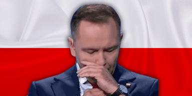 I Polen är snus förbjudet. Ändå valde Karol Nawrocki att pilla in en prilla under en Tv-debatt. (Foto: Polska TV24)
