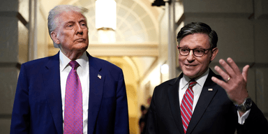 trump och Mike johnson