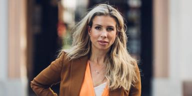 "Det finns flera fördelar som investerar att gå in i kvinnliga entreprenörers bolag. Data från Norrsken visar exempelvis att kvinnor har 25 till 30 procent lägre värderingar på sina bolag än män", berättar Veckans börsprofil Michaela Berglund, vd och grundare på Feminvest.