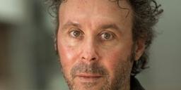 Professor kritiskt till aktivt förvaltade fonder: "Ingen bör investera"