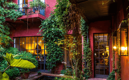 Coppolas sju hotell – en resa jorden runt