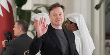 Elon Musk X verkar finansiera terrorism. (Foto: Alex Brandon/AP/TT)