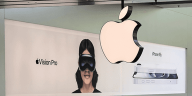 Apple vill inte tappa kontrollen över deras appstore, det förstår man. (Foto: Andy Wong/AP/TT)