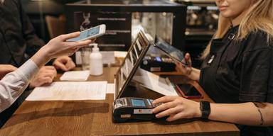 För roller som kassörer kan förändringen bli stor, menar LinkedIn