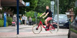 Elcykeln förändrar pendlingen – men vägarna hänger inte med