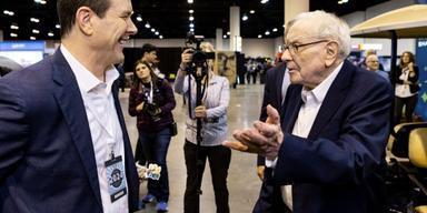 Warren Buffet väljer alltid aktier före fastigheter