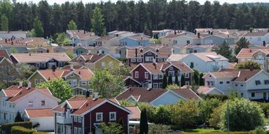 Lägger ner hela husfabriken